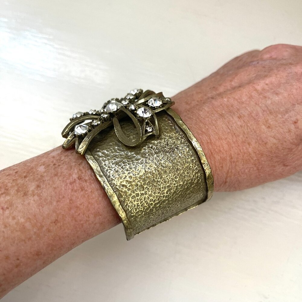 Yosca Vintage Hammered Brass crystal bow cuff statement bracelet - Picture 6 of 9